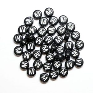 Perles lettre M plastique noir 7×4 mm