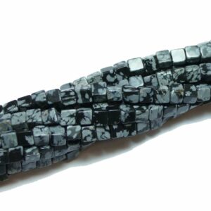 Schneeflocken Obsidian Würfel ca. 4x4mm, 1 Strang