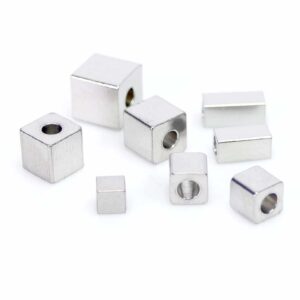 Cubes and rectangles stainless steel 3-7 mm