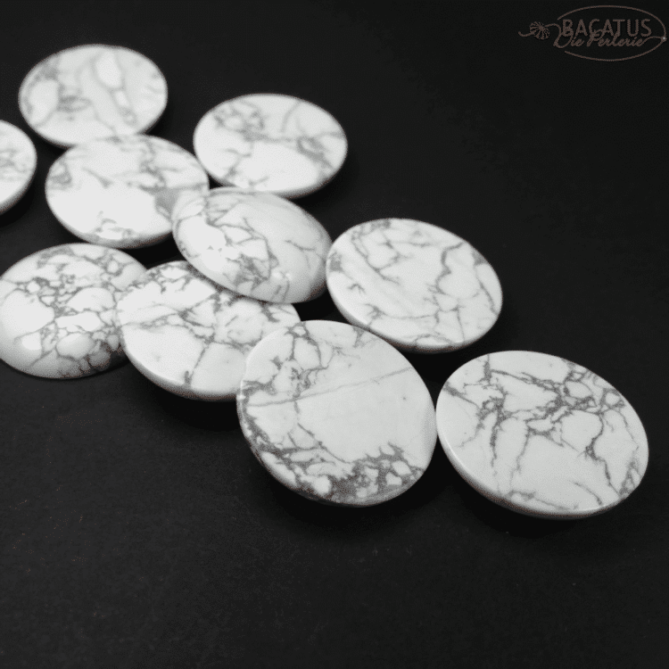 Howlith_Cabochon_white