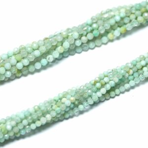 Boule d’opale facettée vert clair 2-4 mm, 1 fil