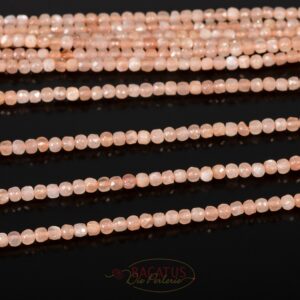 Sunstone cube faceted beige 2x2mm, 1 strand