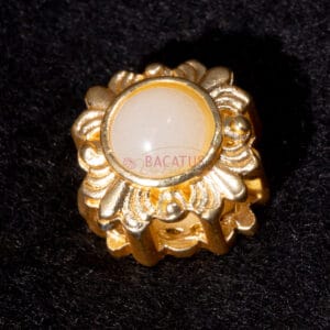 Nepal Perle, filigran 7×10 mm Metall, gold + Stein, creme 1x