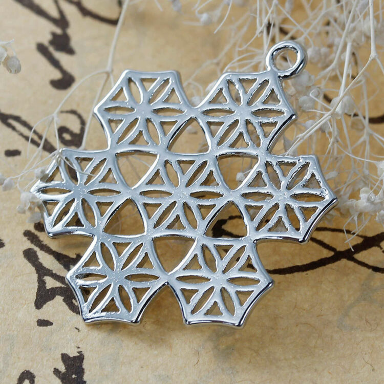 Metal pendant life flower snowflake