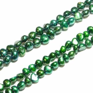 Pépites de perles d’eau douce vertes 4-5 et 6-7 mm, 1 fil
