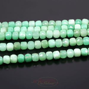 Chrysoprase cube faceted 5×5 mm, 1 strand