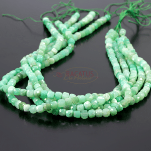 Chrysoprase cube faceted 5×5 mm, 1 strand