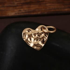 Pendentif en métal coeur avec structure motif couleur au choix 14x11mm