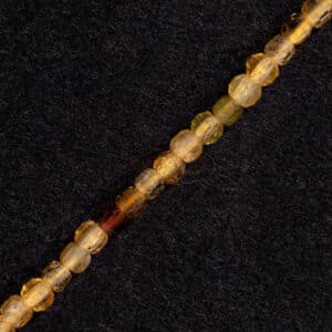 Garnet cube faceted, approx. 2,5×2,5mm, 1 strand